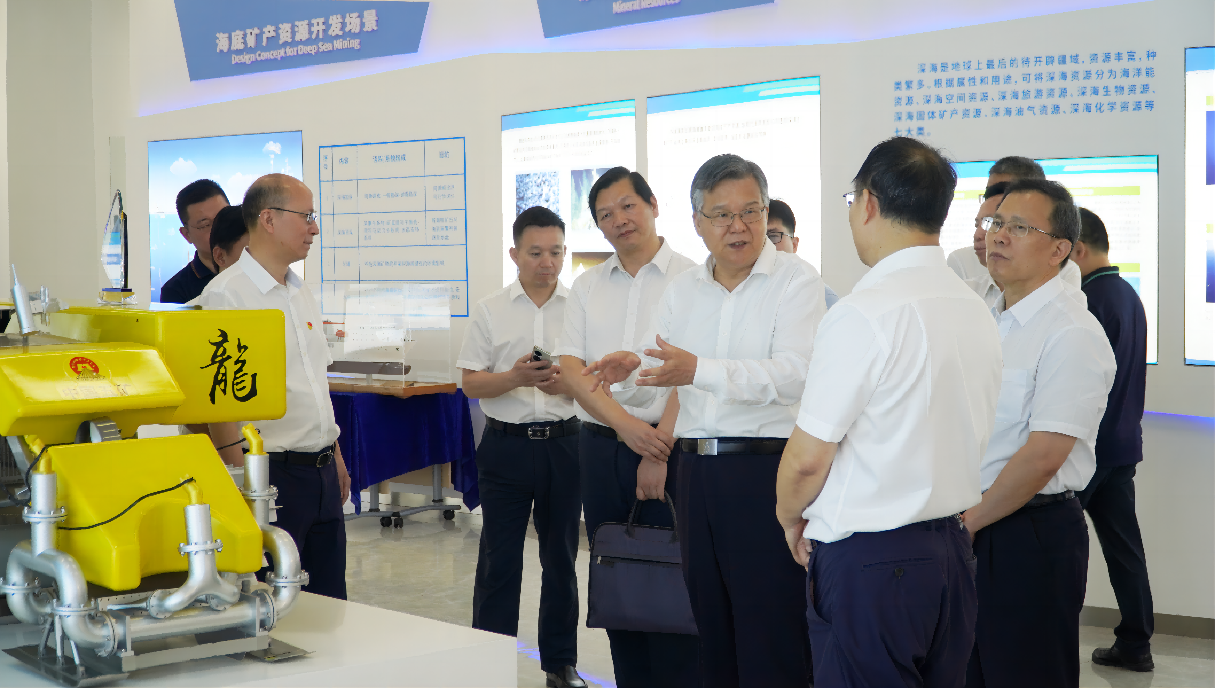 湖南省委常委、常務副省長李殿勛到長沙礦冶院調研