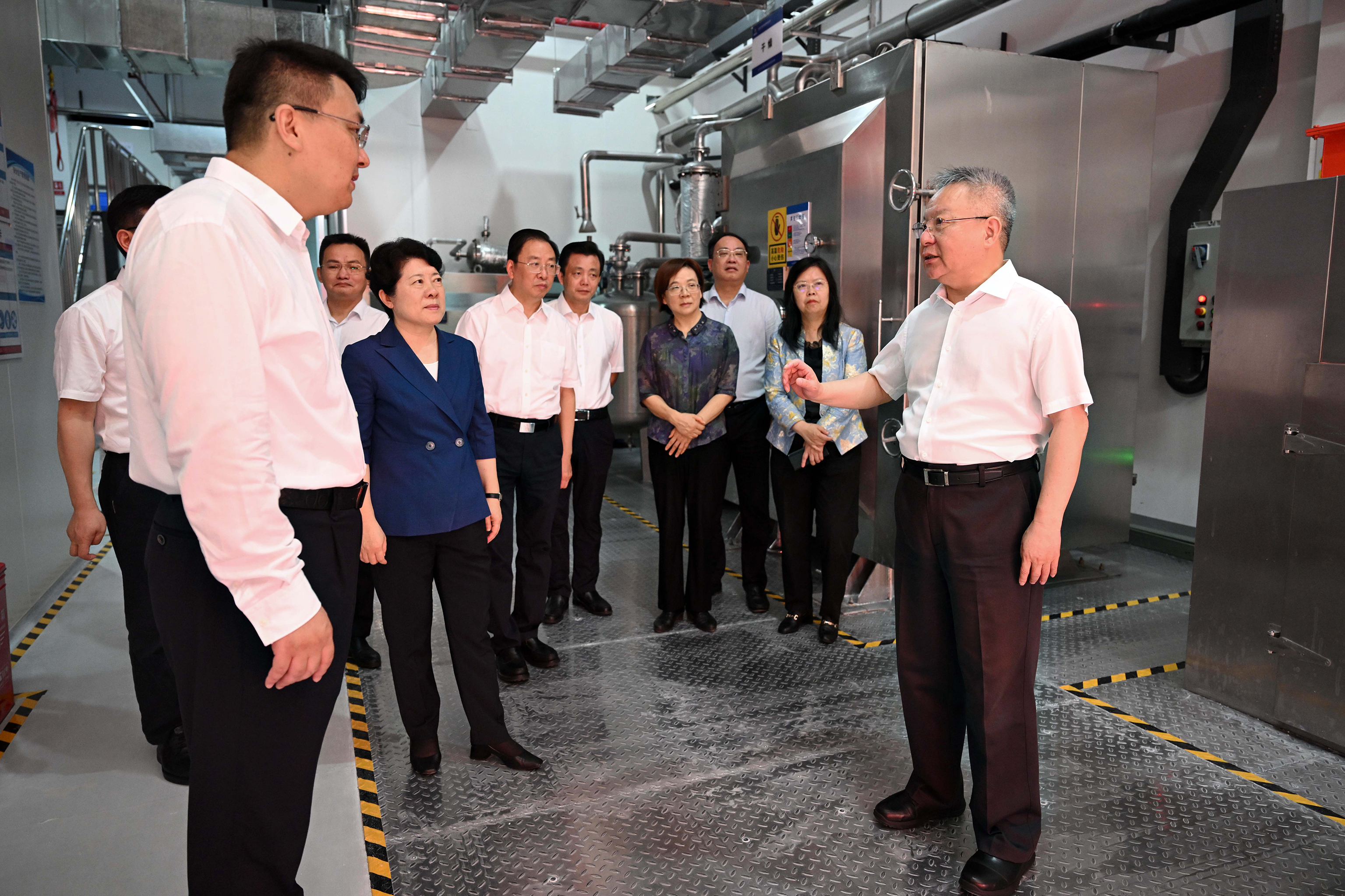 湖南省委書記沈曉明到長沙礦冶院調研新能源產(chǎn)業(yè)發(fā)展